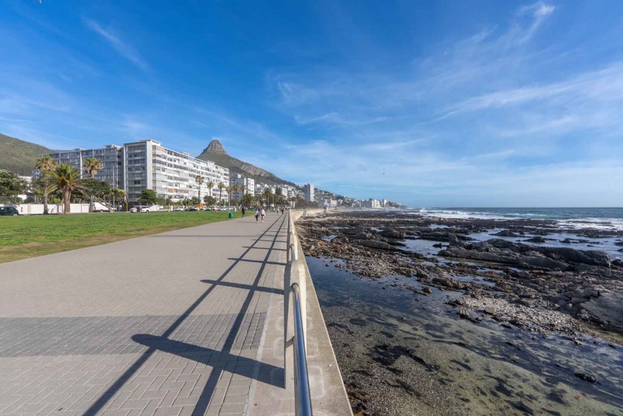1 Bedroom Property for Sale in Sea Point Western Cape